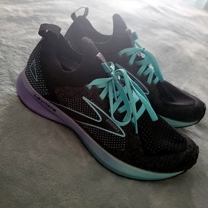 Women's Brooks Tennis Shoes